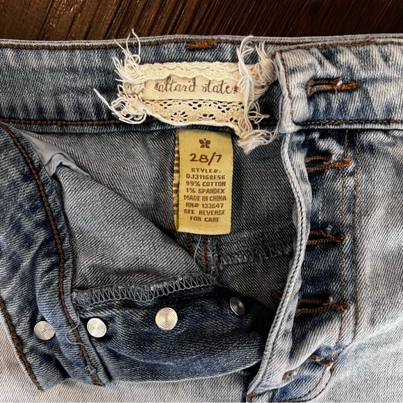 Altar’d State Shorts • Size 28/7 - Picture 3 of 3